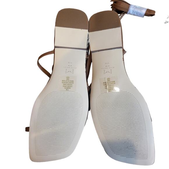 Marc Fisher LTD Square Toe Strappy Thong Sandal Brown 11 - Picture 6 of 7